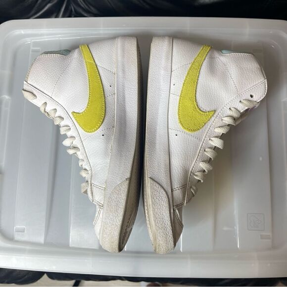 Nike W Blazer Mid '77 ESS DJ3050-101 Yellow Size 6.5 Y - Picture 6 of 10